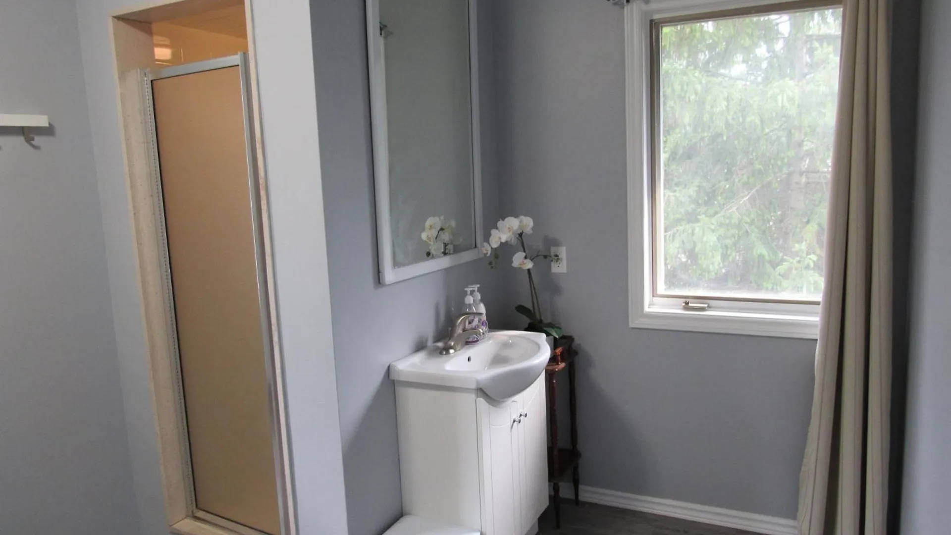 Homestay Luxury Suites At Military Trail Toronto