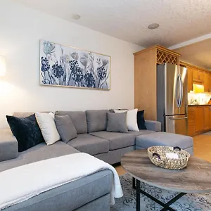 https://the-royal-bay-getaway.hotels-victoria.net