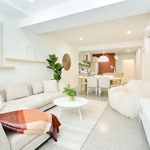 https://new-the-chic-playground-downtown-quebec.hotelsquebeccity.net