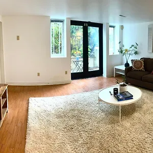 https://charming-private-kitsilano-suite.vancouver-hotels-bc.net