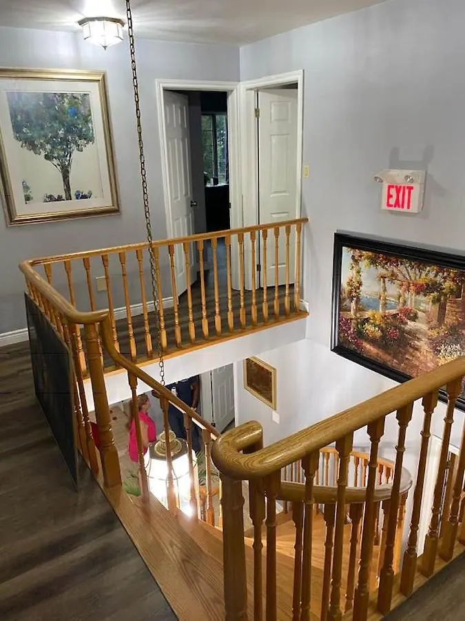 Homestay Luxury Suites At Military Trail Toronto