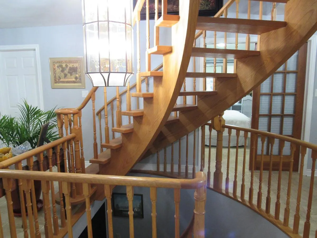 Homestay Luxury Suites At Military Trail Toronto