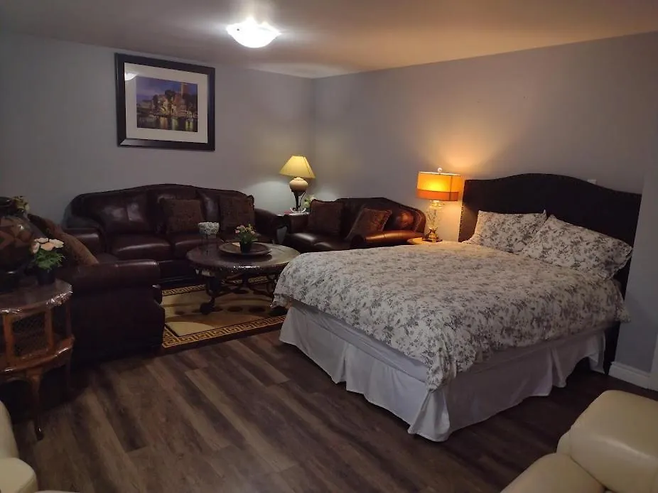 Homestay Luxury Suites At Military Trail Toronto