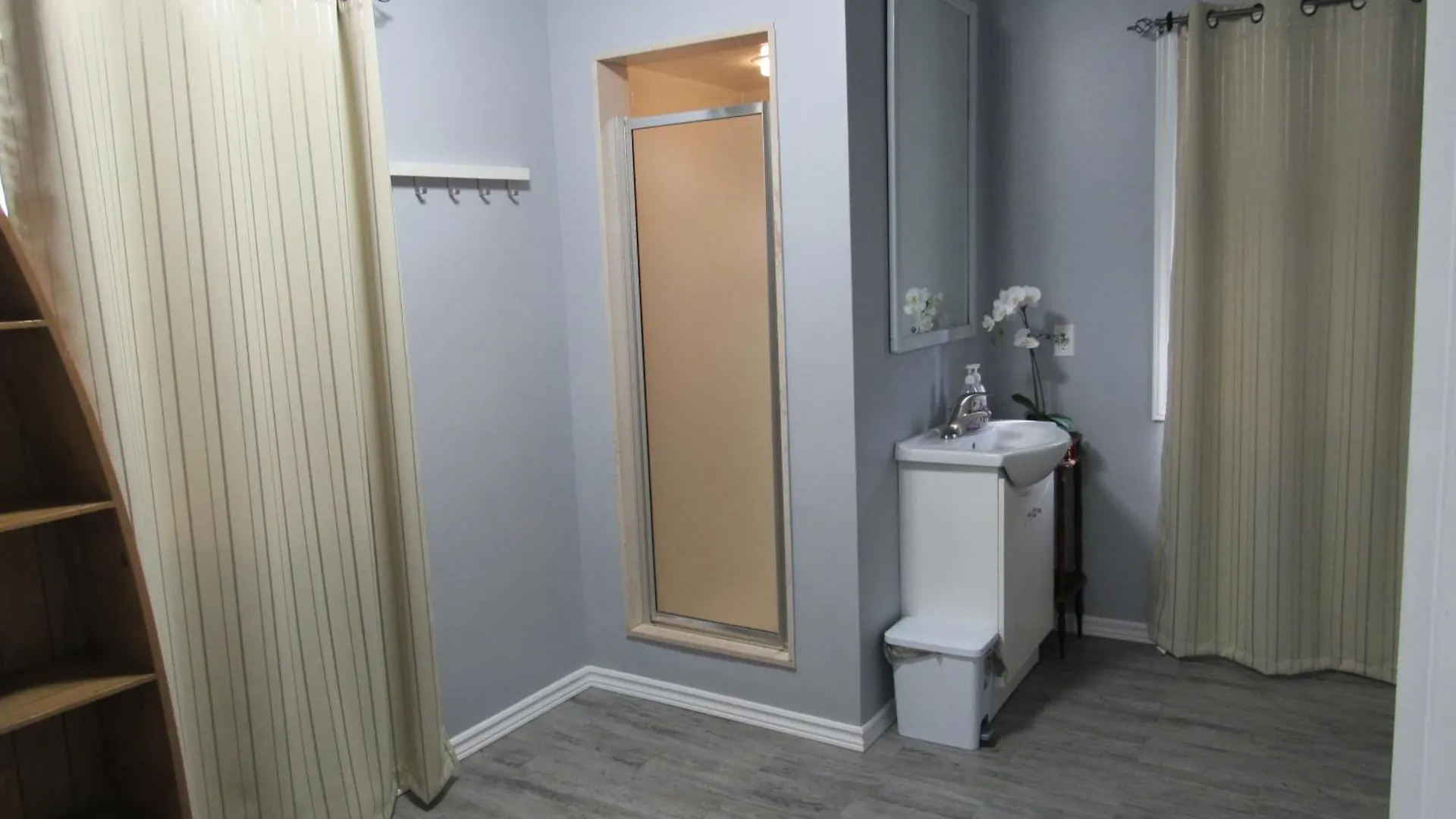 Homestay Luxury Suites At Military Trail Toronto